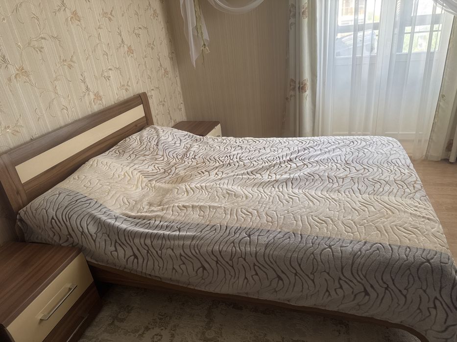 Продам кровать вместе с ортопедическим  матрасом