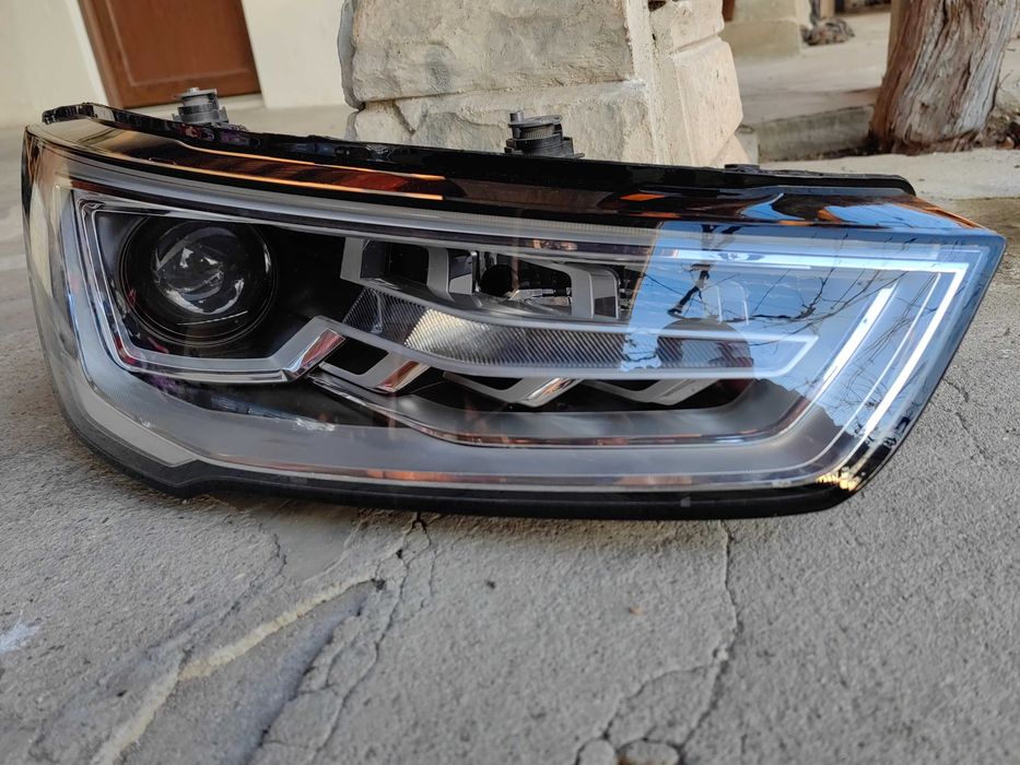Фар Audi A1 Bi-Xenon LED десен / Фар Ауди А1 Оригинален