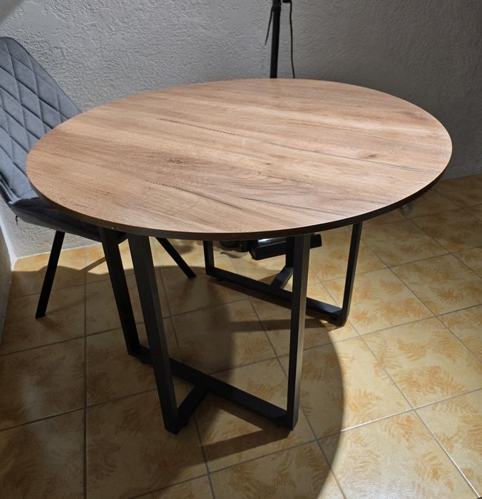 Продаётся стол для кухни