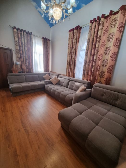 Продаю диван с подушками