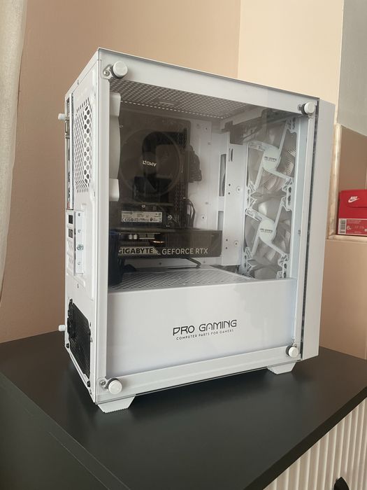 Pc de gaming in stare excelenta fara niciun defect