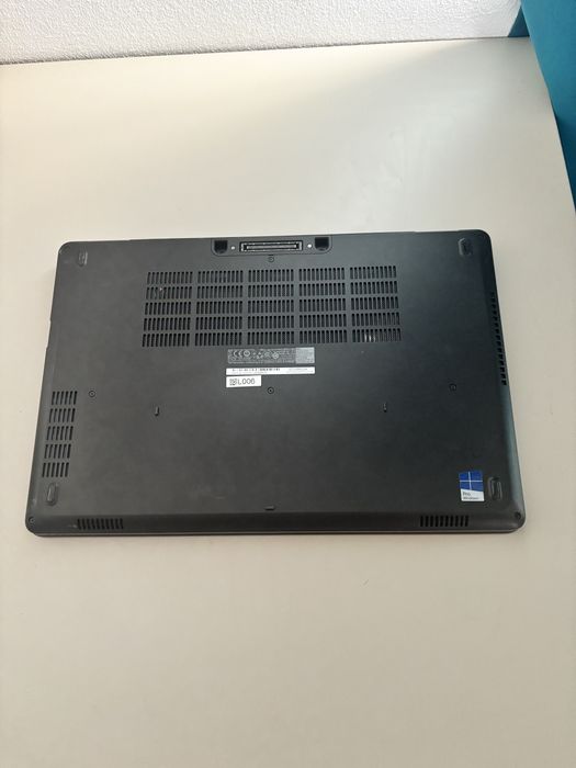 Dell 5570• Procesor i7-6820HQ• 16gb ram• 256gb SSD• 15,6” Full HD