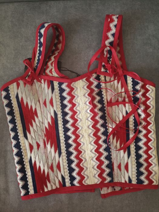 Продам корсет размер 42