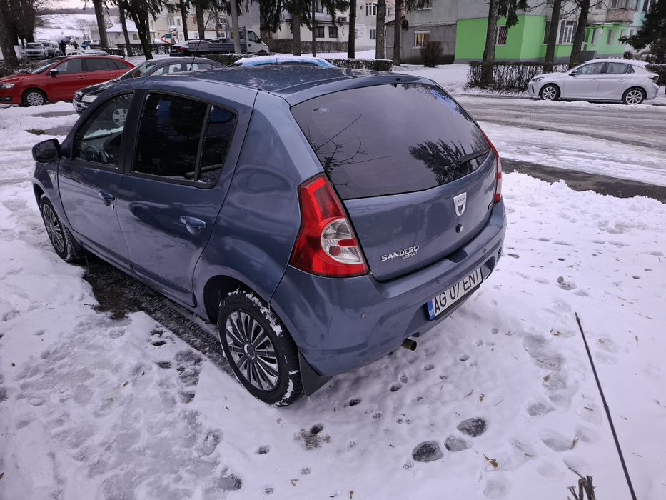 Vând Sandero 2008