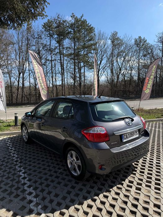 Toyota Auris 1.4 VVT-I Facelift ПЕРФЕКТНА!