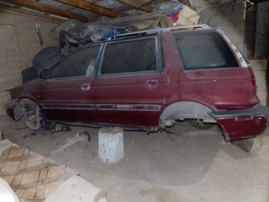 Митсубиси Спес Вагон