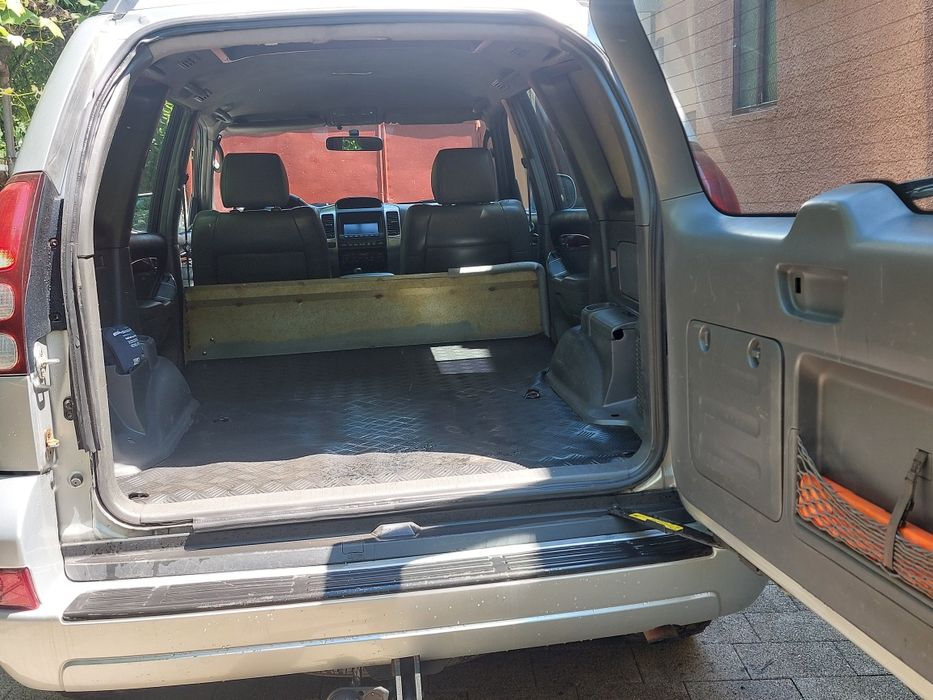 Toyota Land  Cruiser// N 1 autoutilitara //