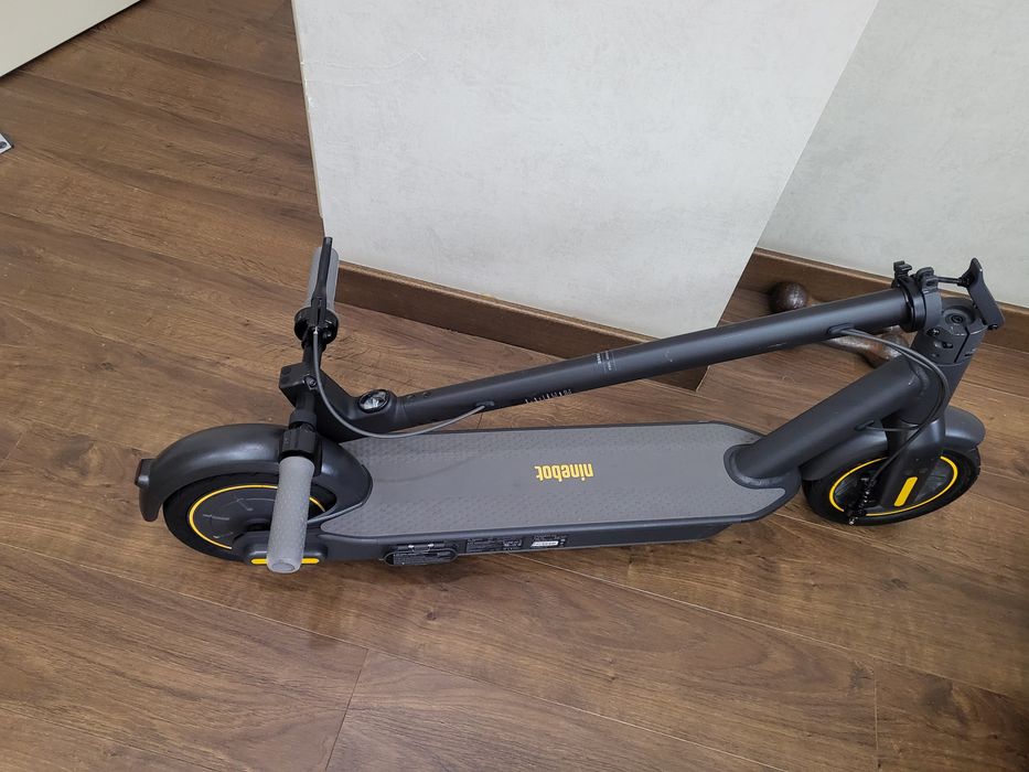 Продам электросамокат Ninebot Max G30P
