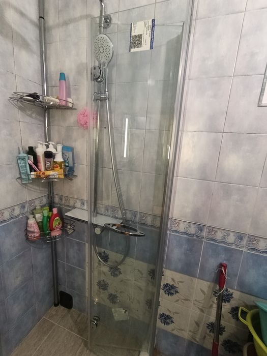 Душ Кабина         .