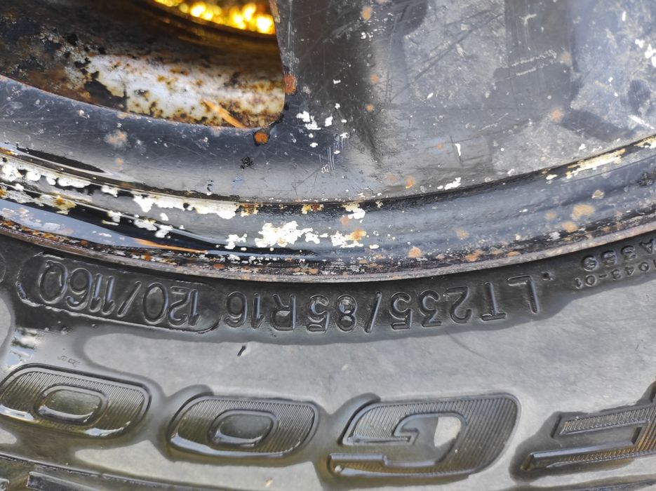 Гуми с джанти за джип