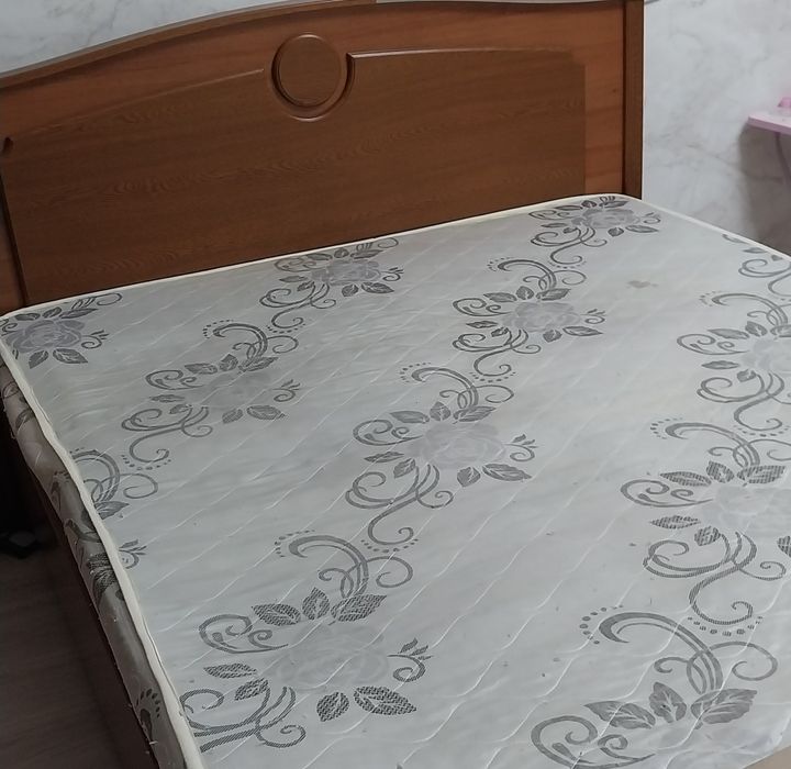 Продам кровать двуспальную