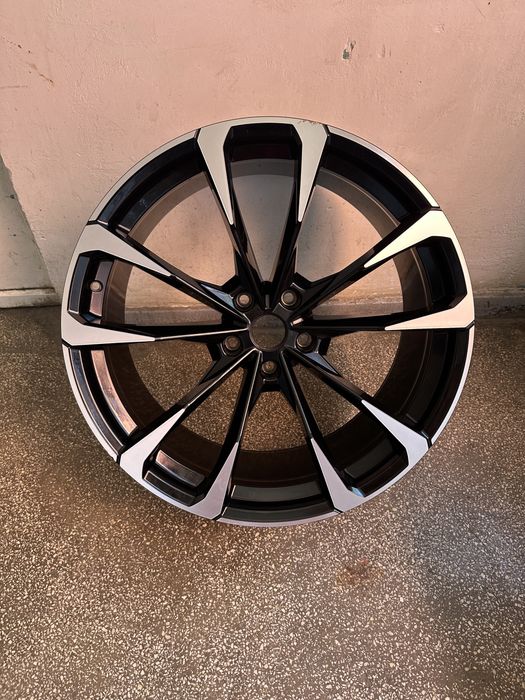 Janta Originala Lamborghini Urus punte fata R 23