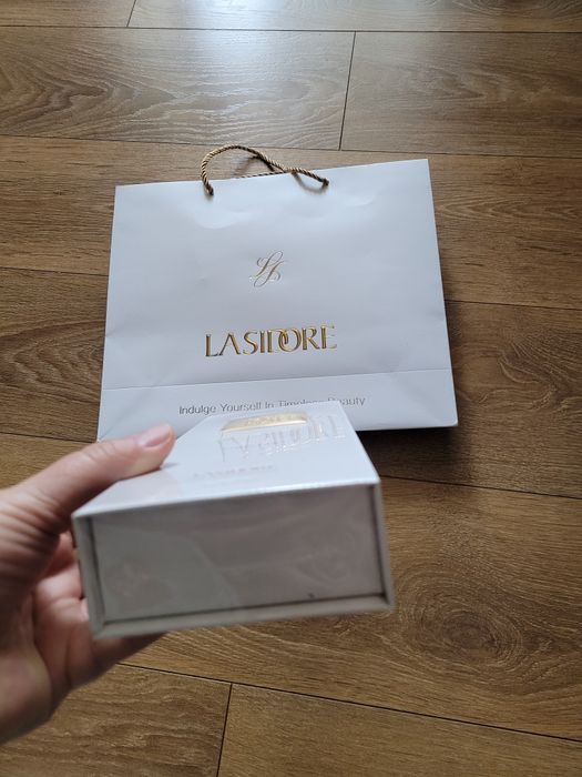 Lasidore tratament anti îmbătrânire pt zona sub ochi și ridurile fine