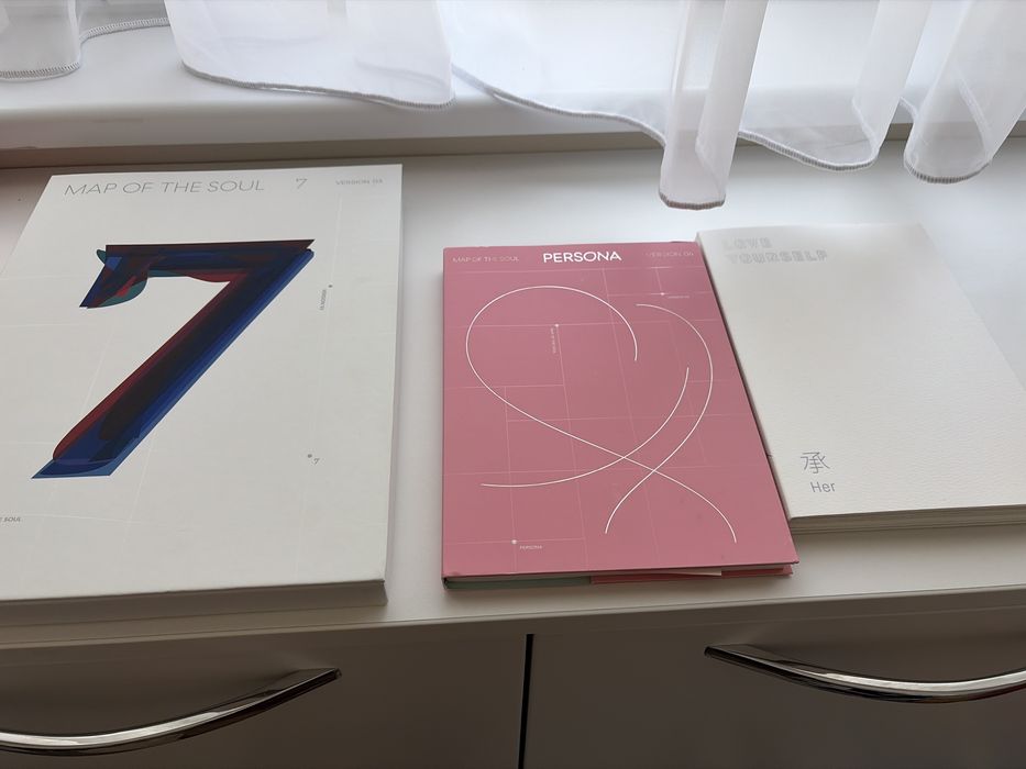 Kpop albums and manga