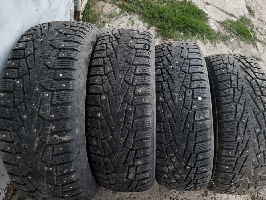 Продам зимние шины  215/60/17
