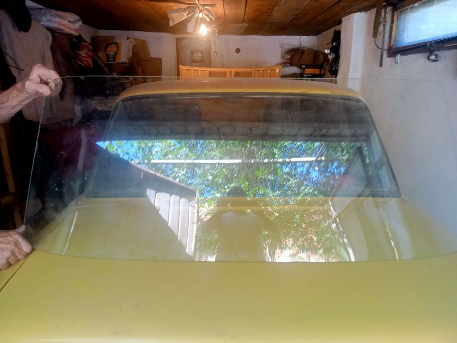 Новое стекло переднее на газон