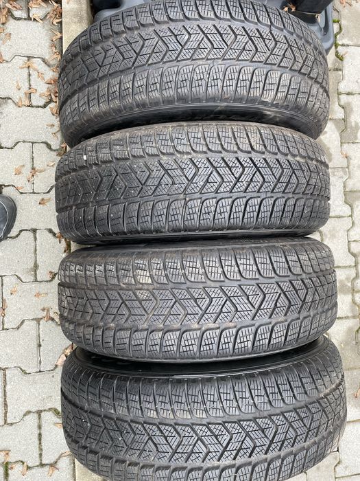 Roti iarna VW Tiguan 2 Allspace anv Pirelli 215 65 17 M+S DOT 0424