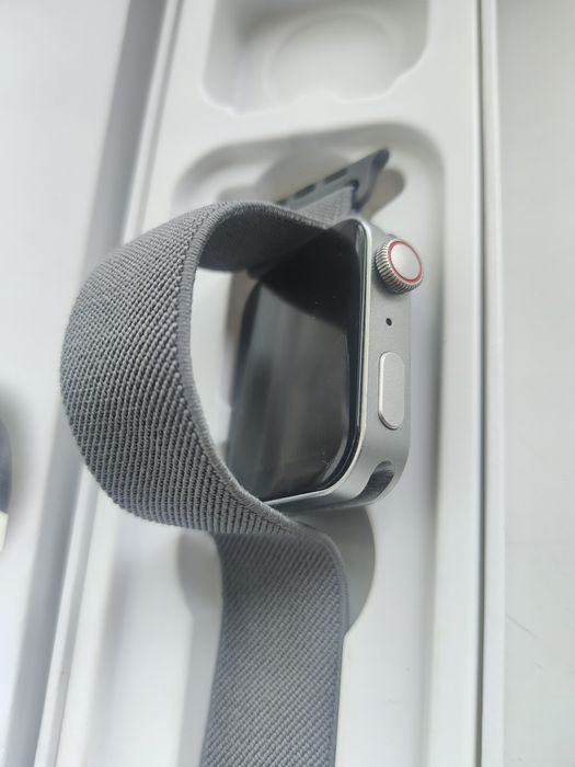 Apple Watch series 7, 44 mm