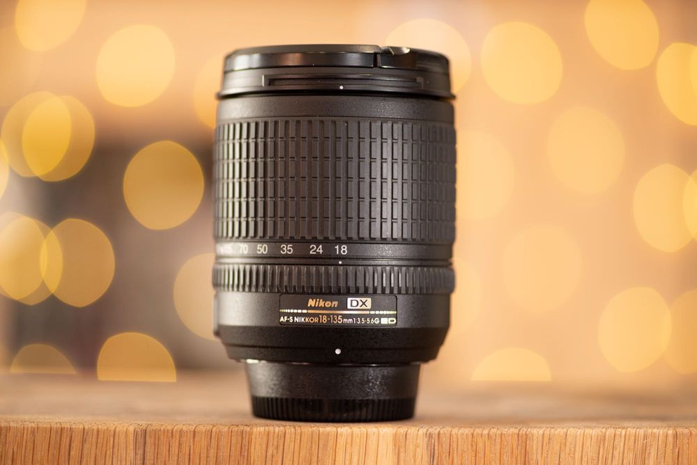 Nikon AF-S 18-135mm f/3.5-5.6G ED обектив Никон