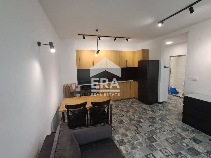 Дава се под наем Двустаен апартамент в Варна, Трошево - 70 кв.м за 797.64 € - Снимка #1