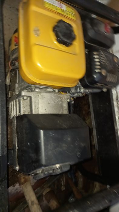 Vând generator electric, 3 kw, motor Subaru,stare, ca nou