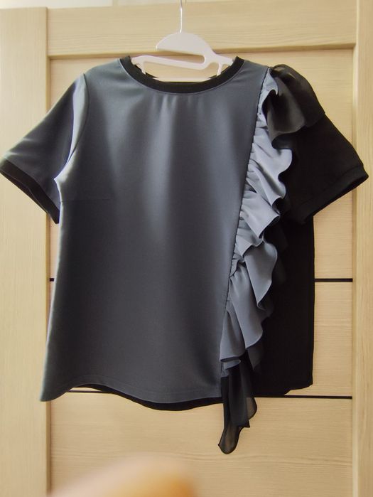 Продам костюмы б/у