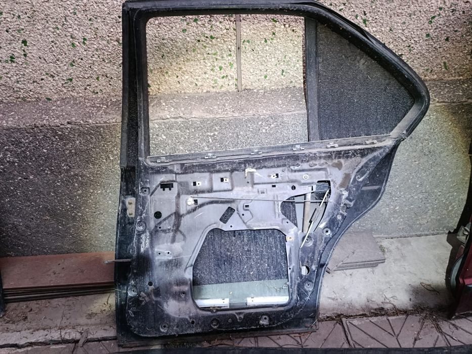 Продам двери бмв е34