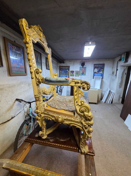 Scaun vintage foarte vechi