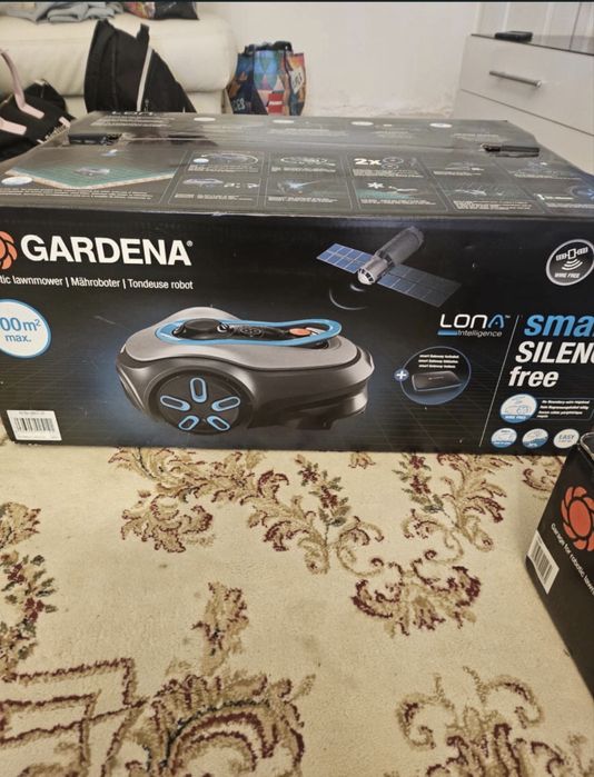 Vând robot + garaj original Gardena SILENO Garage,