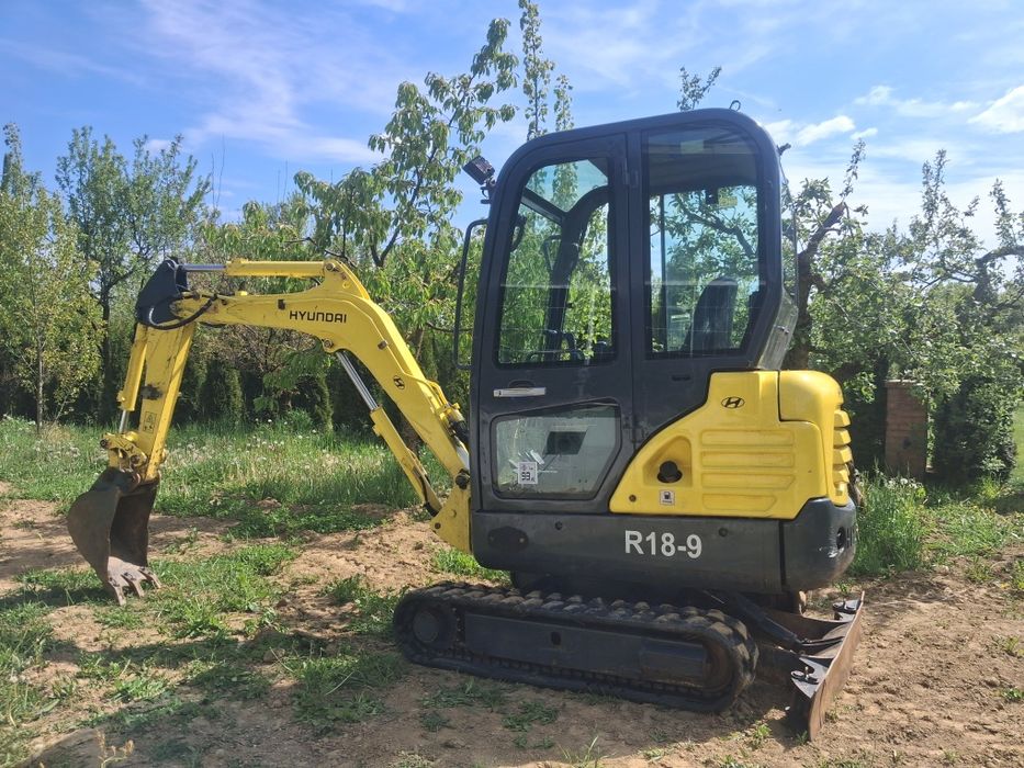 Miniexcavator hyundai r18-9 de 1.8 tone 2013