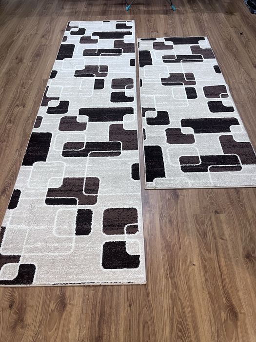 Ковры 2 штуки  в отличном состоянии