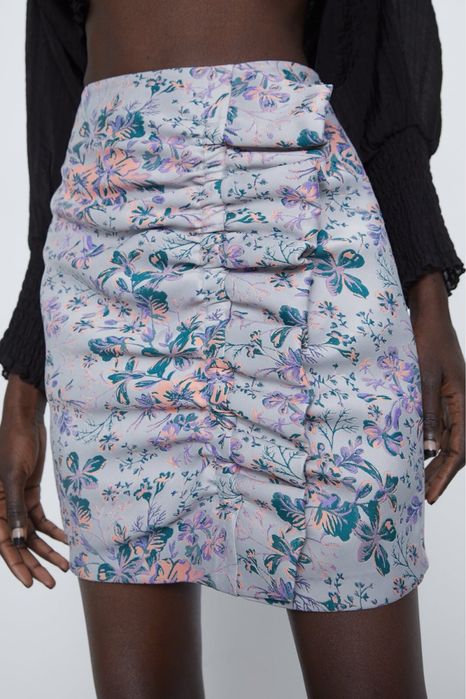 ZARA пола с етикет