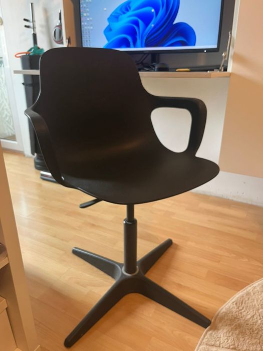 Офис стол от Икеа - ODGER