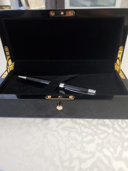 Продам шариковую ручку Абай