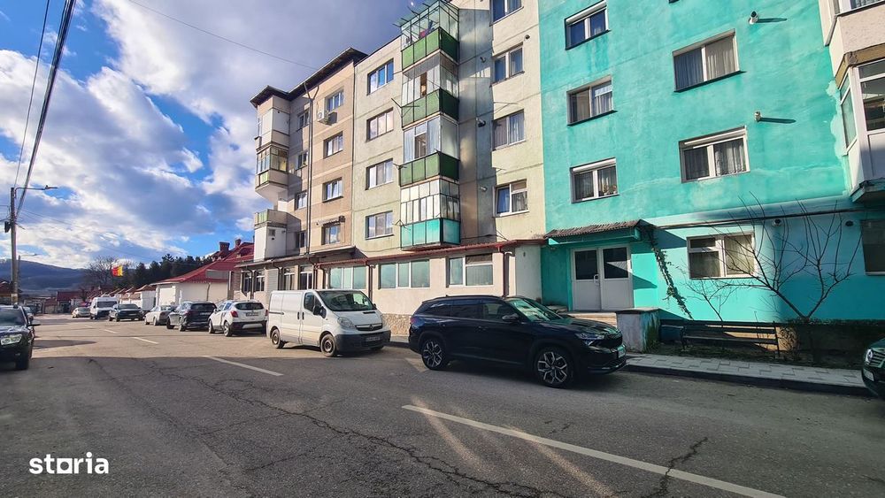 Apartament cu 2 camere de vânzare în Curtea de Argeș.