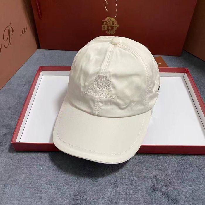 Loro Piana кепка