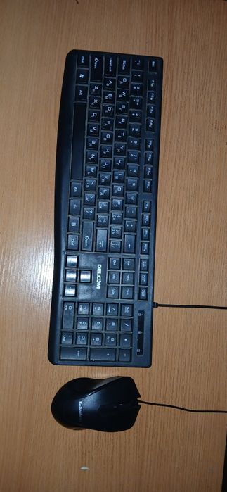 Комплект офисного компьютера, играть только в старые игры