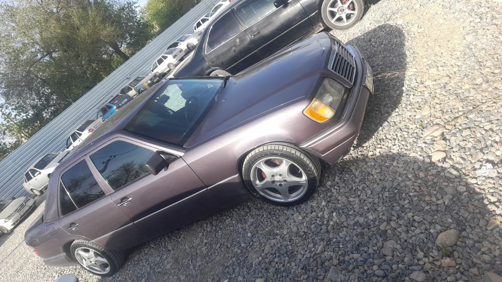 Продам Мерседес 124