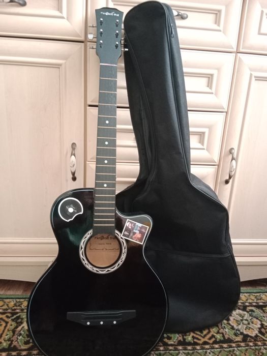 Акустическая Гитара "The Olive Tree"