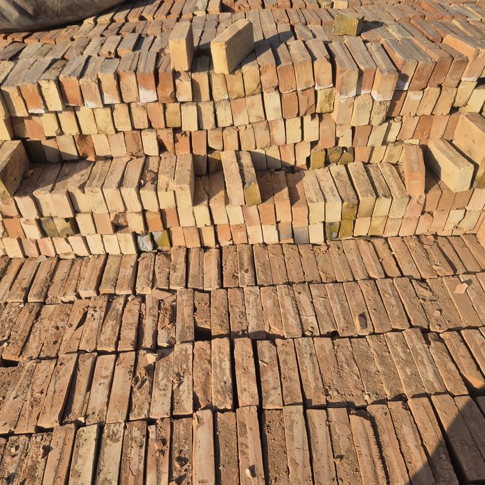 Кирпич,  красный кирпич