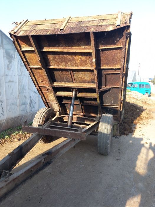 Трактор ва кушимча агрегатлар сотилади