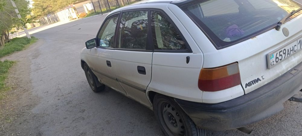Продам автомобиль опель астра 1995 года