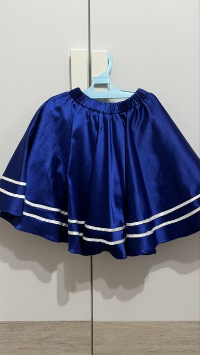 Детские костюмы для мальчика и девочки