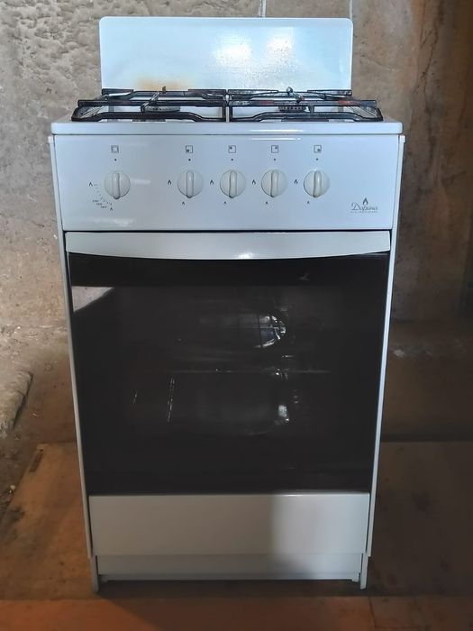 Продам газовую плиту