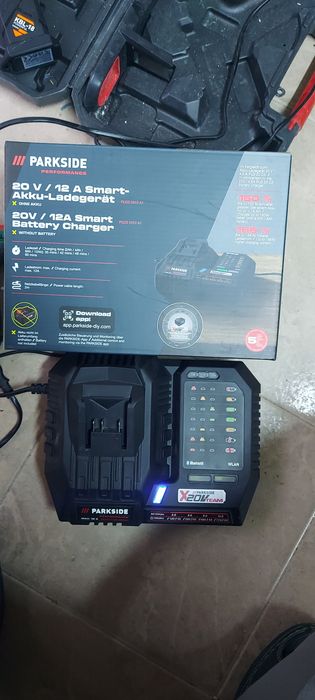 Зарядно парксайд 20V 12A