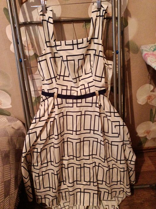 Продам платья,юбку