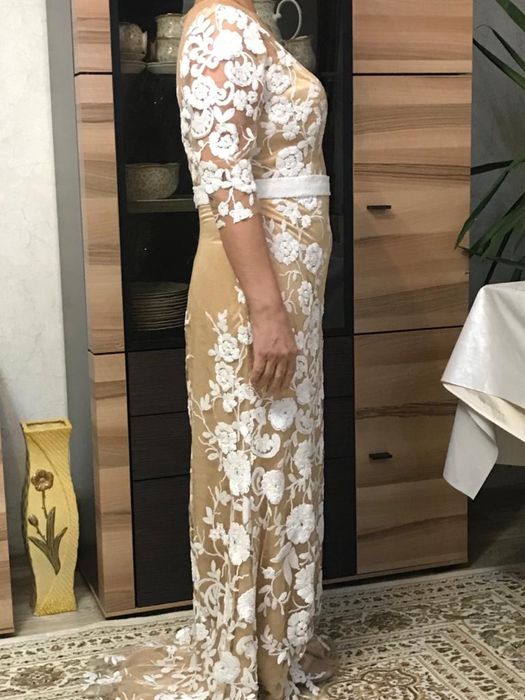 Платье вечернее