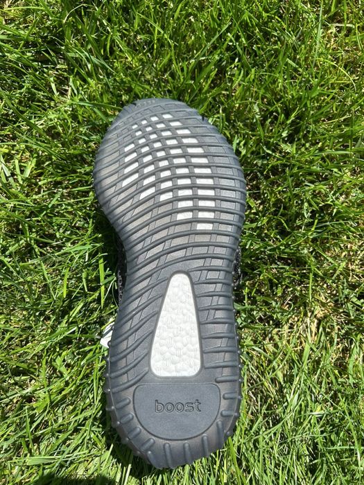 Yeezy 350 V2 Black