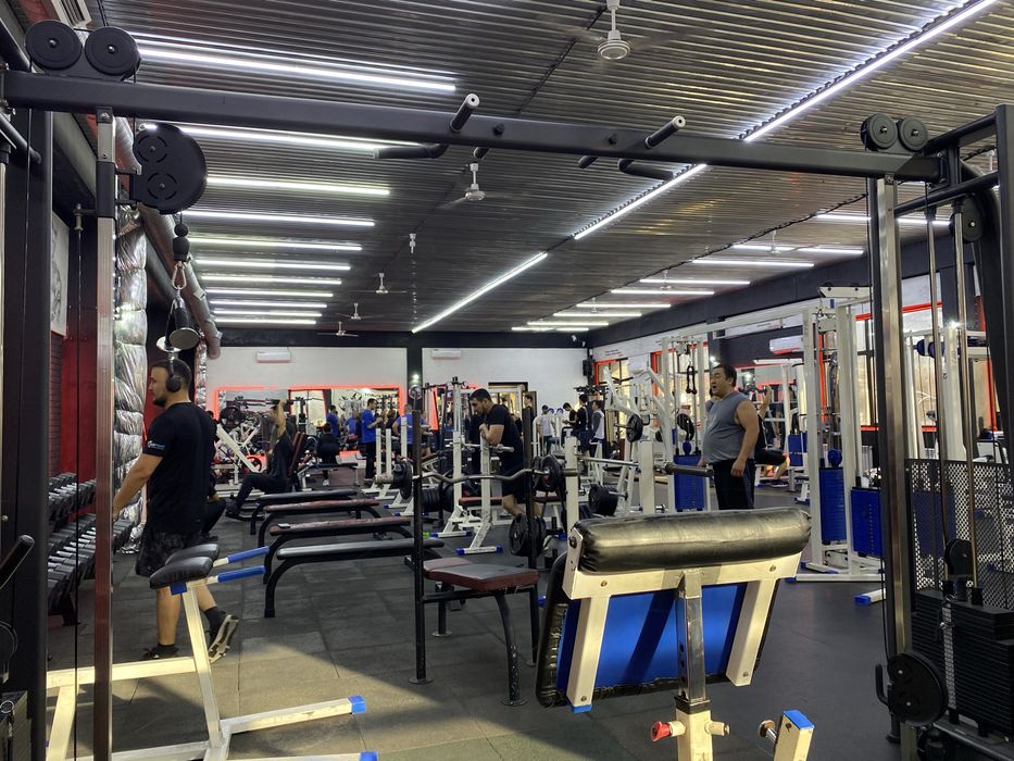 треножерный зал Pyramid