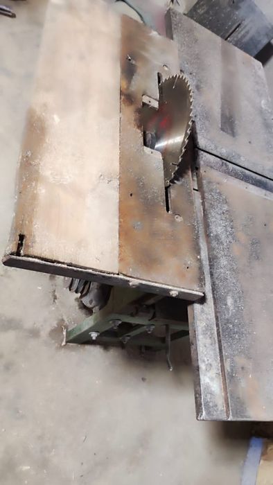 Универсальный заводской станок.